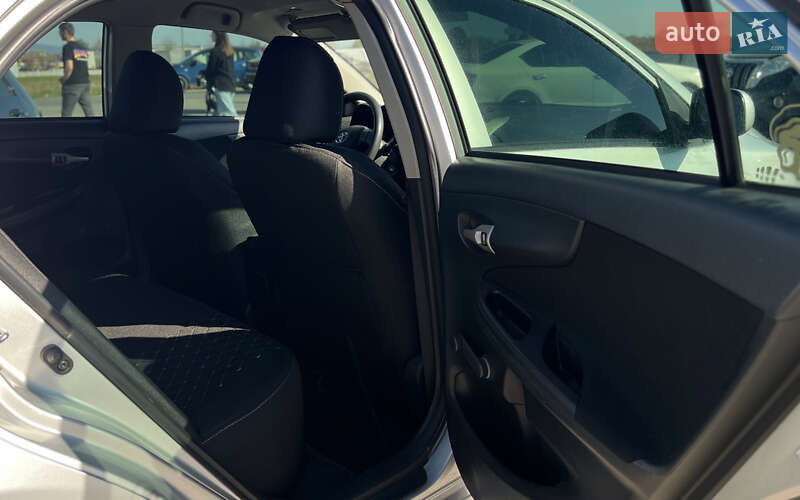 Седан Toyota Corolla 2008 в Мукачевому