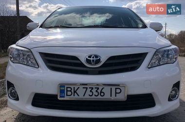 Седан Toyota Corolla 2011 в Вараше