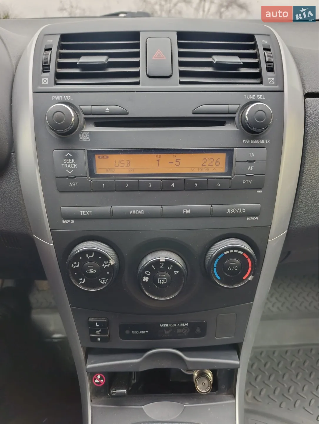2010 Toyota Corolla - мініатюра 20