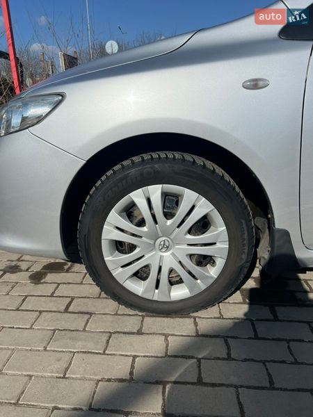 Седан Toyota Corolla 2008 в Виннице