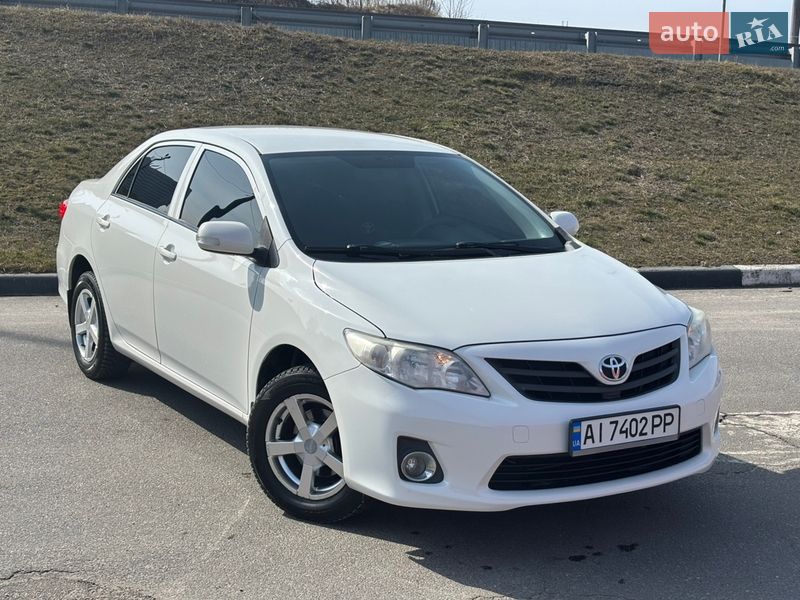 Седан Toyota Corolla 2012 в Києві