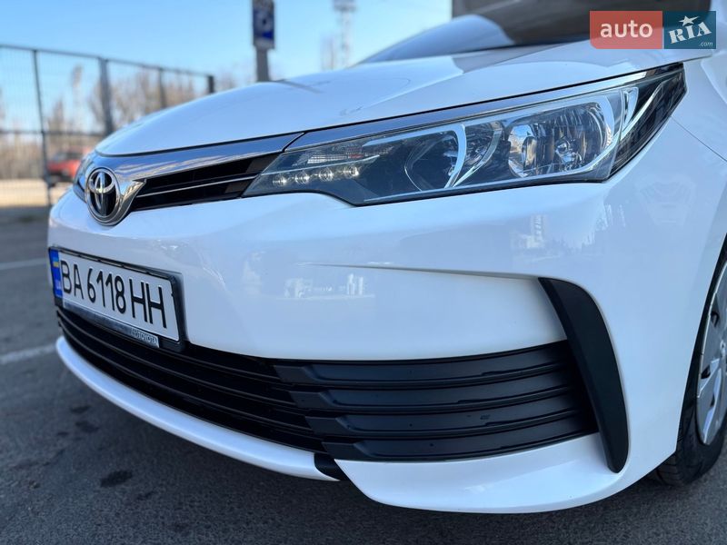 Седан Toyota Corolla 2017 в Миколаєві