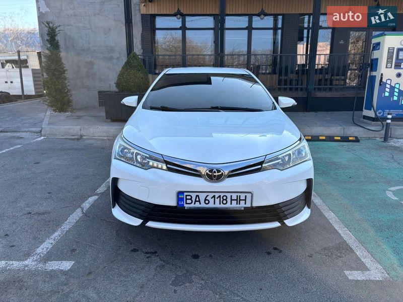 Седан Toyota Corolla 2017 в Миколаєві