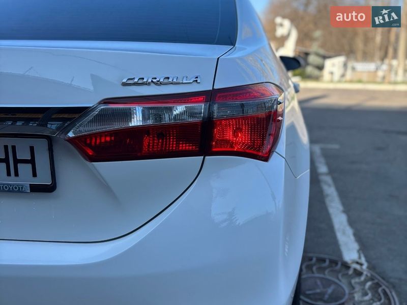 Седан Toyota Corolla 2017 в Миколаєві