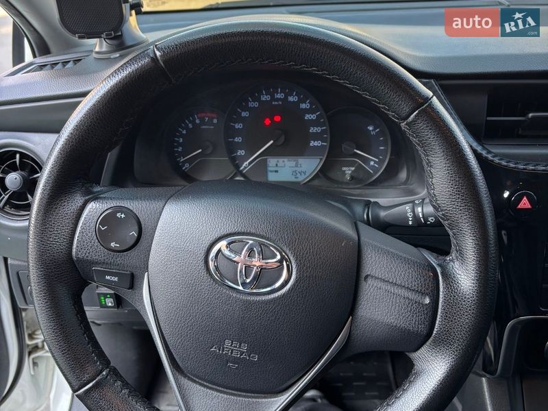 Седан Toyota Corolla 2017 в Миколаєві