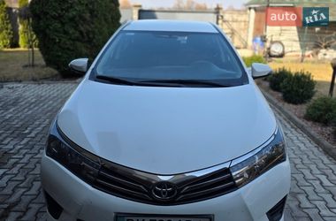 Седан Toyota Corolla 2013 в Рівному