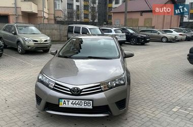 Седан Toyota Corolla 2014 в Івано-Франківську
