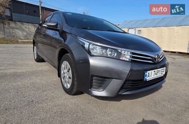 Седан Toyota Corolla 2016 в Переяславі