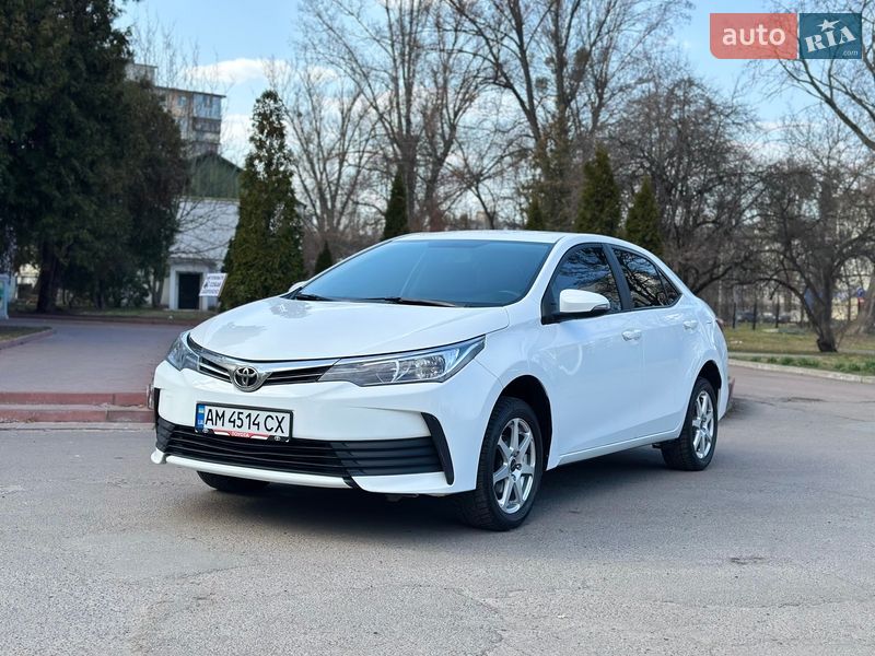 Седан Toyota Corolla 2017 в Києві