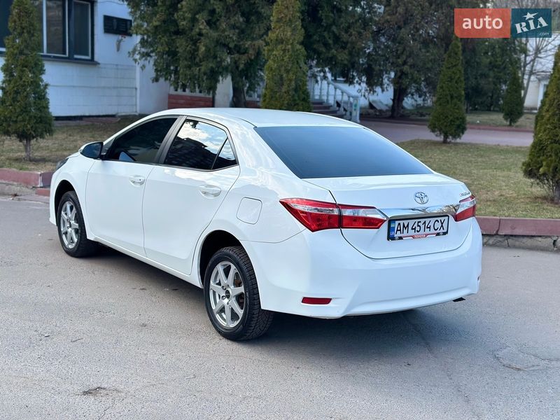 Седан Toyota Corolla 2017 в Києві