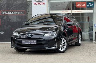 Седан Toyota Corolla 2019 в Ужгороді