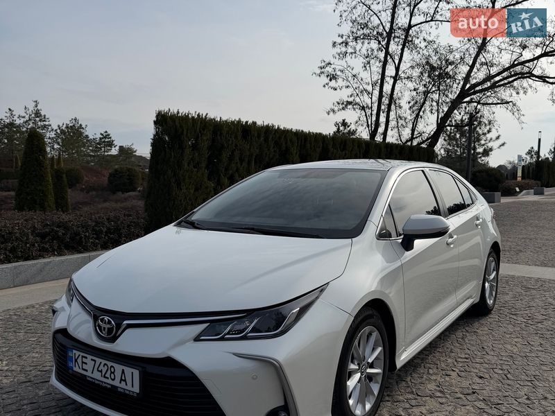 Седан Toyota Corolla 2019 в Днепре
