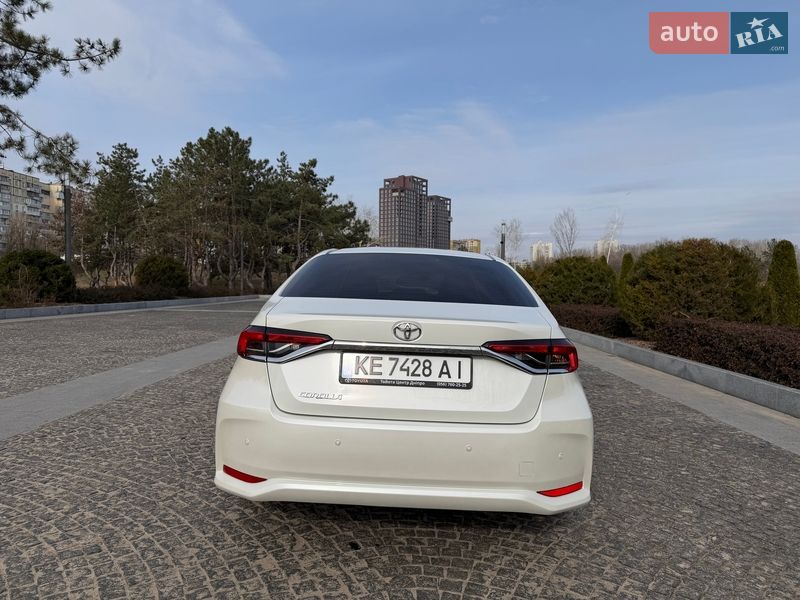 Седан Toyota Corolla 2019 в Днепре