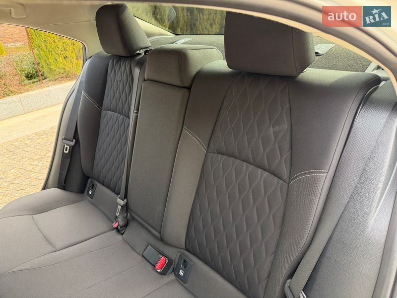 Седан Toyota Corolla 2019 в Днепре