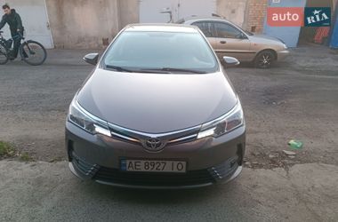 Седан Toyota Corolla 2018 в Никополе