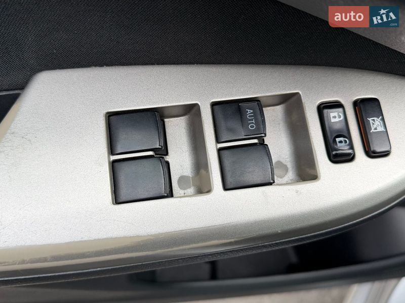 Седан Toyota Corolla 2007 в Киеве фото 11 Седан Toyota Corolla 2007 в Киеве