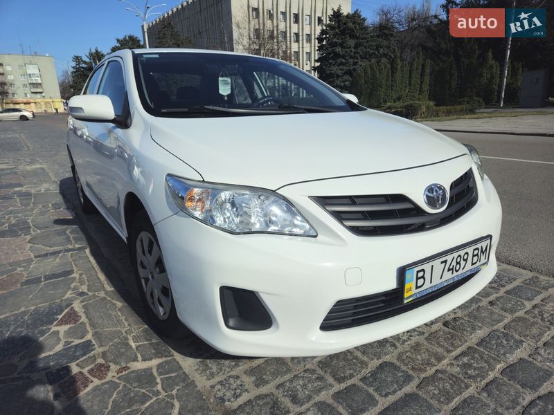 Седан Toyota Corolla 2012 в Кременчуге