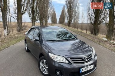 Седан Toyota Corolla 2013 в Киеве