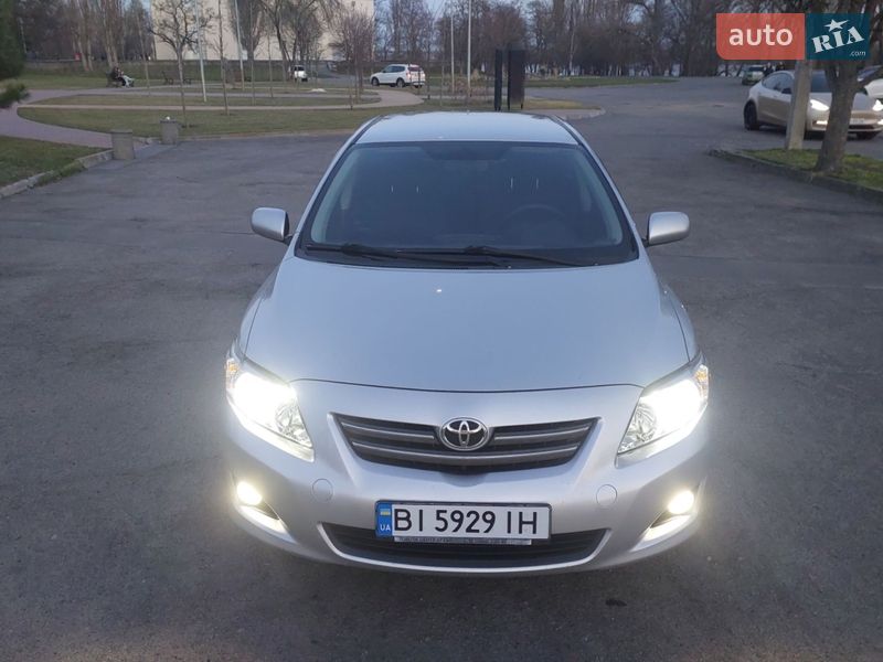 Седан Toyota Corolla 2008 в Кременчуці