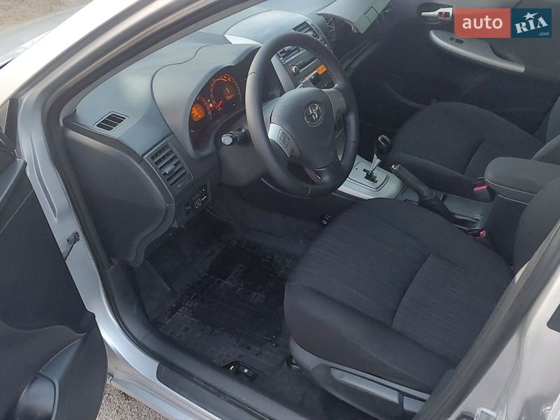 Седан Toyota Corolla 2008 в Кременчуці