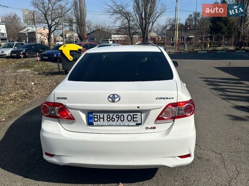 Седан Toyota Corolla 2013 в Одесі