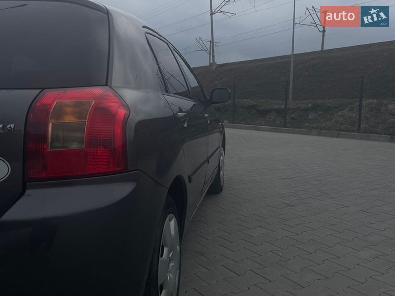 Хэтчбек Toyota Corolla 2003 в Киеве