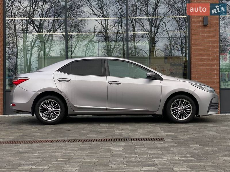 Седан Toyota Corolla 2017 в Киеве фото 8 Седан Toyota Corolla 2017 в Киеве