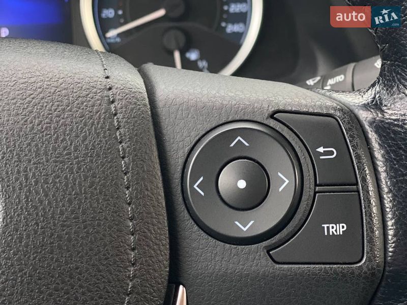 Седан Toyota Corolla 2017 в Киеве фото 31 Седан Toyota Corolla 2017 в Киеве