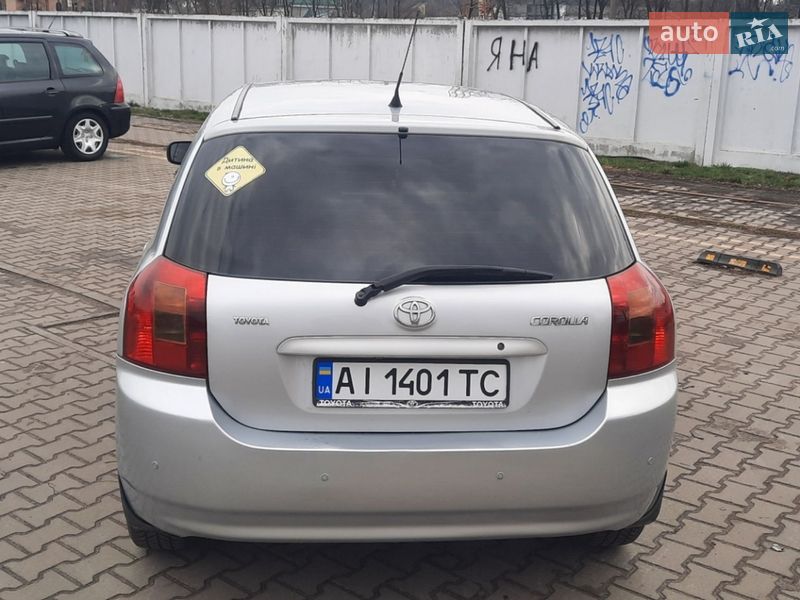 Хетчбек Toyota Corolla 2004 в Бучі