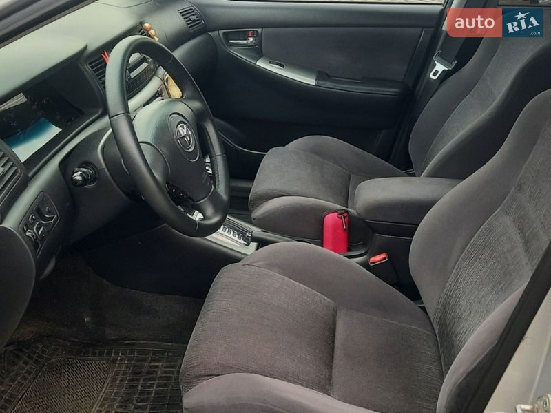 Хетчбек Toyota Corolla 2004 в Бучі