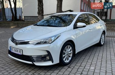 Седан Toyota Corolla 2018 в Львові