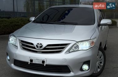 Седан Toyota Corolla 2010 в Дніпрі