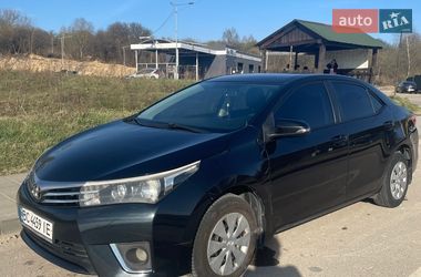 Седан Toyota Corolla 2014 в Львове
