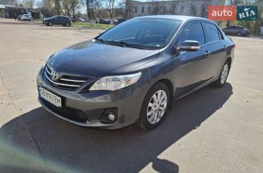 Седан Toyota Corolla 2010 в Чернигове