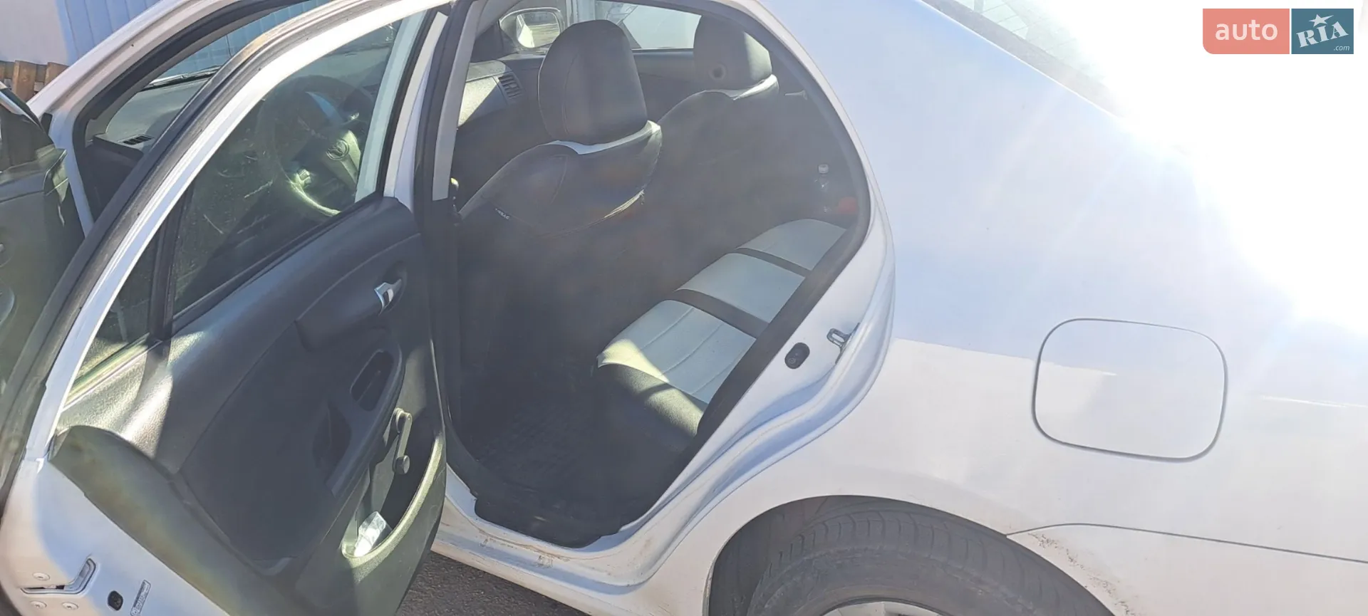 2010 Toyota Corolla - мініатюра 30