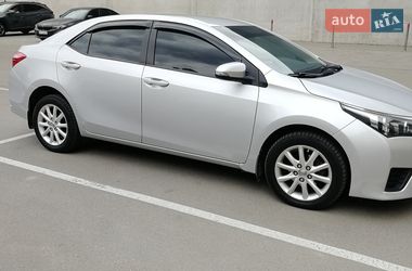 Седан Toyota Corolla 2014 в Киеве