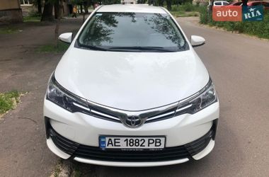 Седан Toyota Corolla 2016 в Кривому Розі