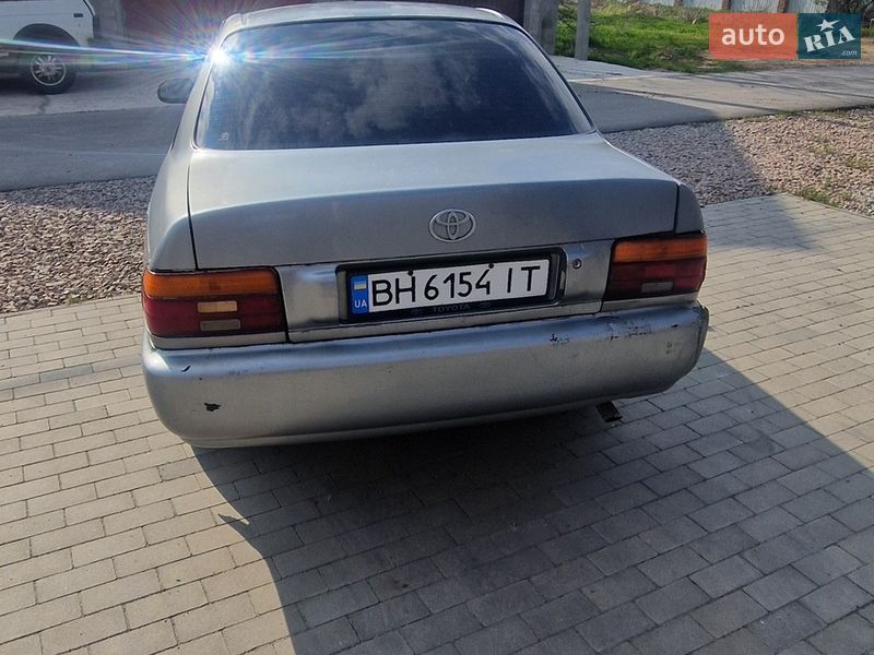 Седан Toyota Corolla 1993 в Одессе
