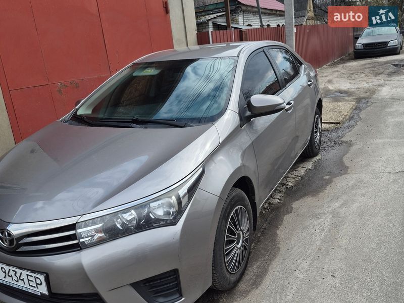 Седан Toyota Corolla 2016 в Києві