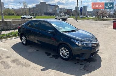 Седан Toyota Corolla 2013 в Харкові