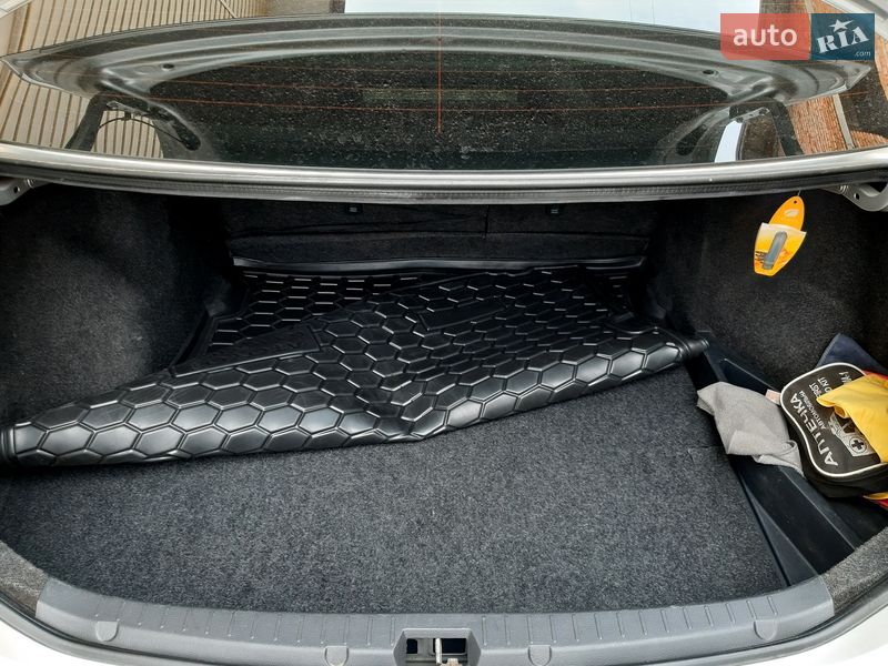 Седан Toyota Corolla 2007 в Ивано-Франковске фото 26 Седан Toyota Corolla 2007 в Ивано-Франковске