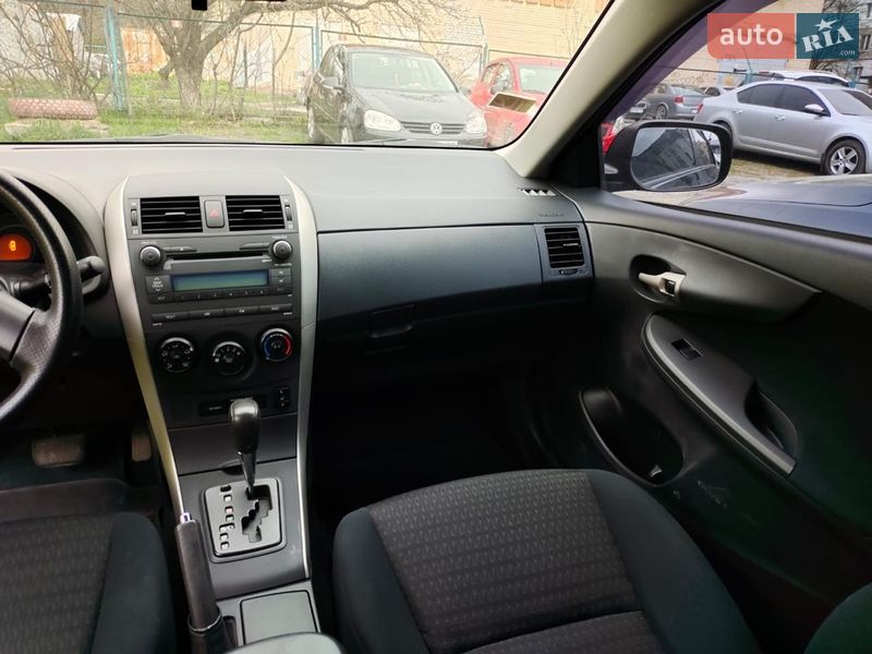 Седан Toyota Corolla 2009 в Хмельницькому