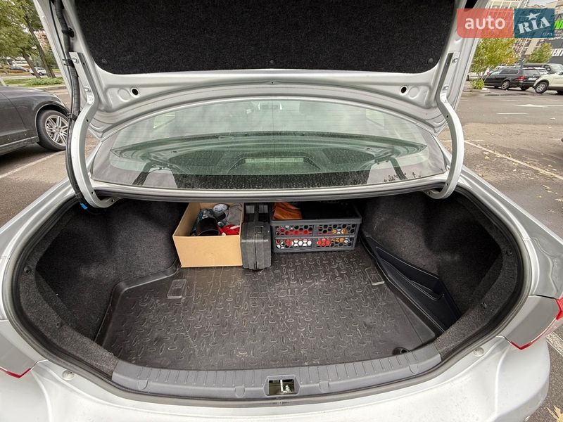 Седан Toyota Corolla 2011 в Киеве