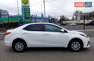 Седан Toyota Corolla 2016 в Києві