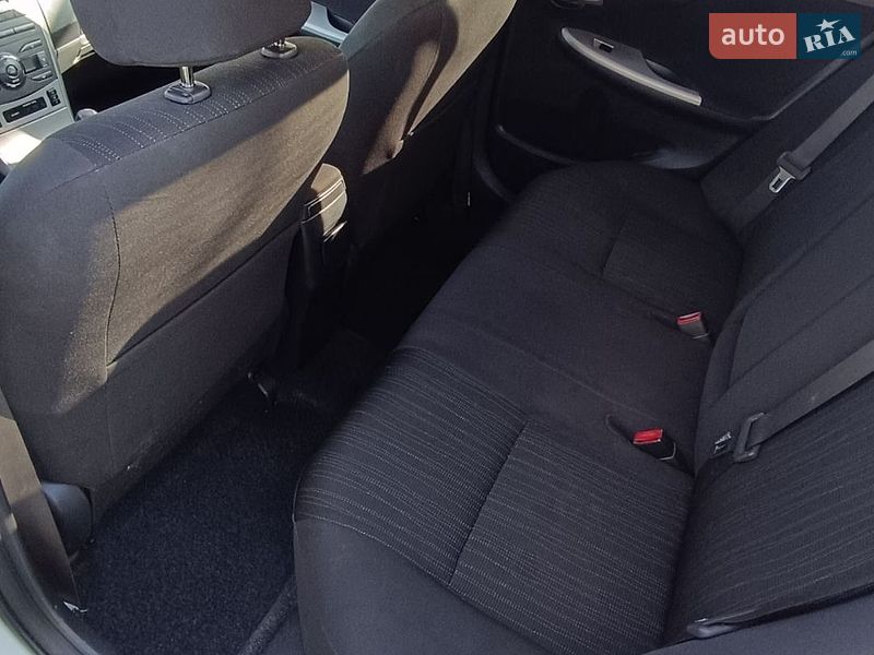 Седан Toyota Corolla 2008 в Тернополі