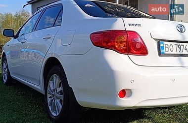 Седан Toyota Corolla 2008 в Тернополі