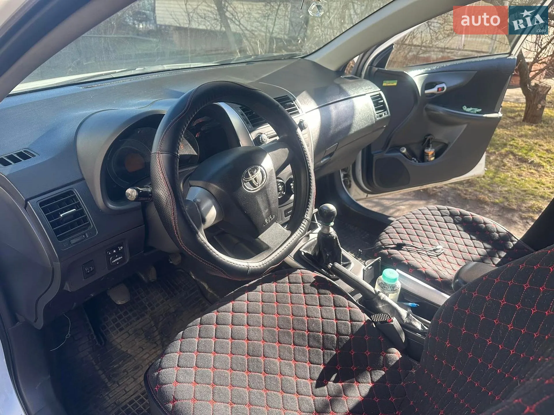 2011 Toyota Corolla - мініатюра 11
