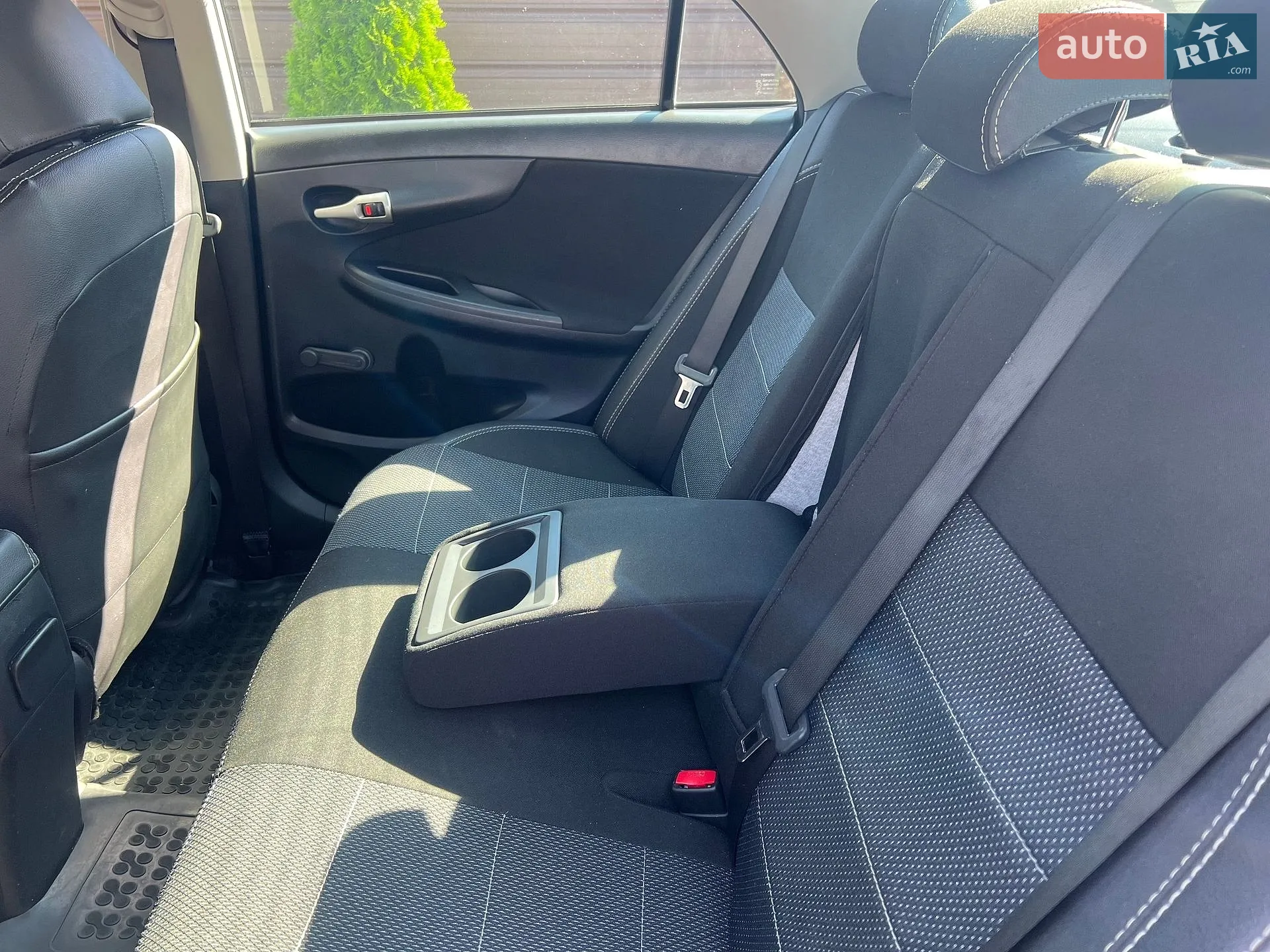 2011 Toyota Corolla - мініатюра 11