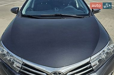 Седан Toyota Corolla 2014 в Кривому Розі