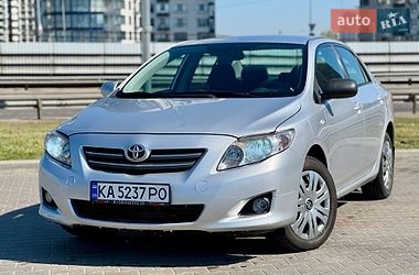 Седан Toyota Corolla 2007 в Чернігові